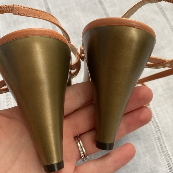 Gianni Bini NWOT peach and gold strapped heels. - Picture 4 of 11
